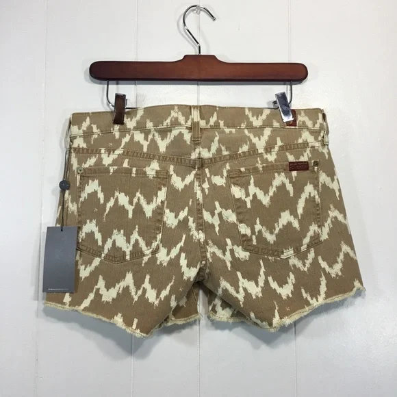 NWT 7 For All Mankind mid-rise raw hem shorts size 28 - Picture 7 of 8